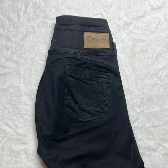 B’violet Jeans